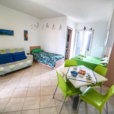 アパート Dolly Monolocali ポルト・チェザーレオ