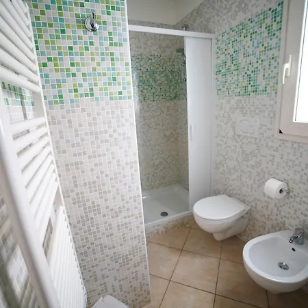 Dolly Monolocali ポルト・チェザーレオ