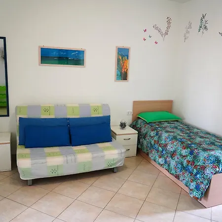 アパート Dolly Monolocali ポルト・チェザーレオ